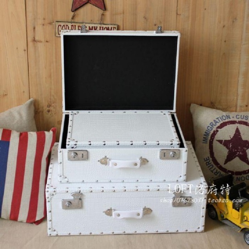 Mala de Viagem com Padrão de C - Retro Vintage Trunk Suitcase avaliação e preço